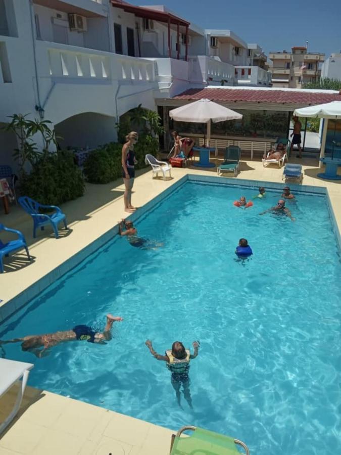 Goúrnes Villas Irene 8 Family Apartments מראה חיצוני תמונה